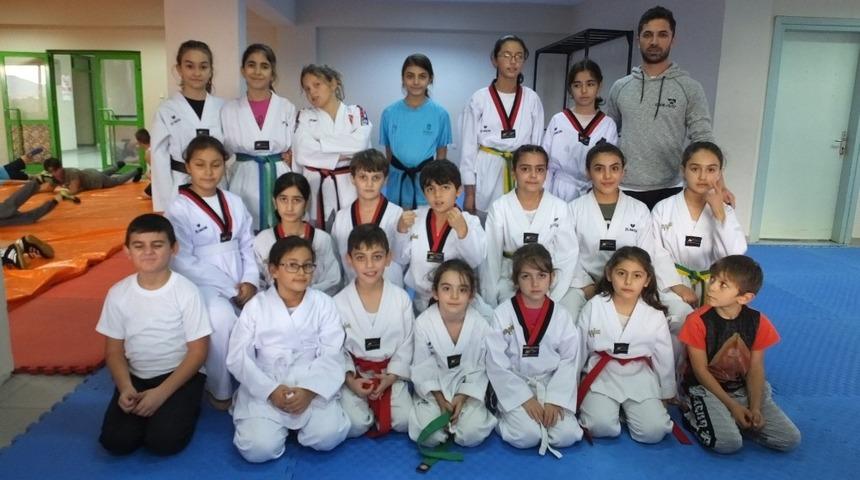 Burhaniyeli Tekvandocular Antalya hazırlığında