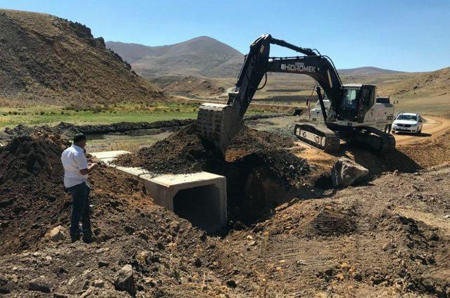 Çaldıran’da yol çalışması tamamlandı