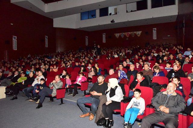 Bilecikliler tiyatro oyunları ile buluşmaya devam ediyor