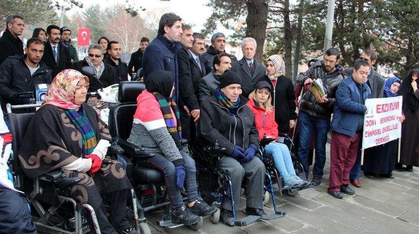 Asayiş Şube M&uuml;d&uuml;r&uuml;nden &uuml;ş&uuml;yen ellere eldiven