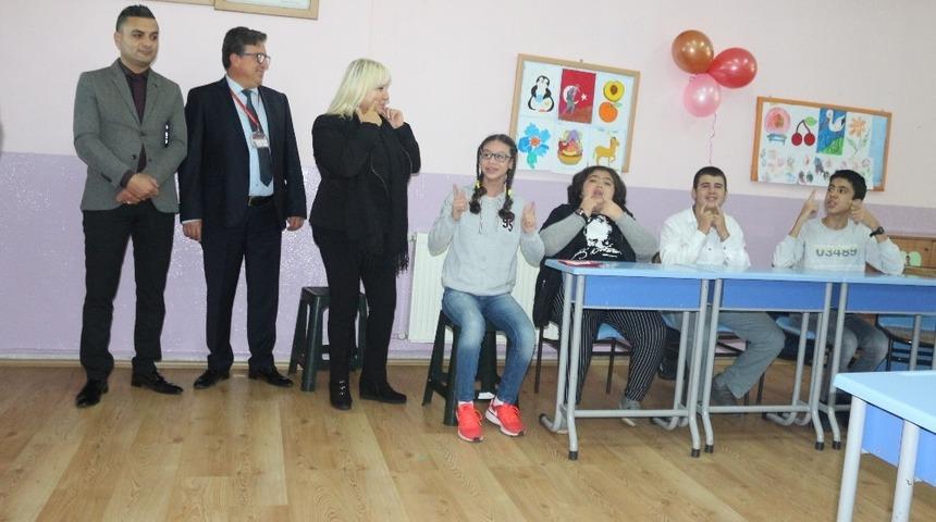 Aldoğan ; &ldquo;En b&uuml;y&uuml;k engel sevgisizliktir&rdquo;