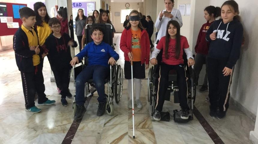 &Ouml;ğrencilerden empati ve farkındalık etkinliği