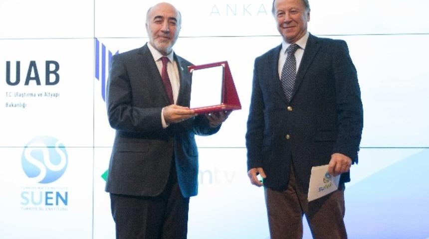 B&uuml;y&uuml;kşehir&rsquo;e &ldquo;En iyi &ccedil;evre ve altyapı yatırım &ouml;d&uuml;l&uuml;&rdquo;