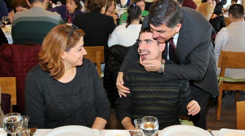 Fadıloğlu engellilerle kahvaltıda buluştu