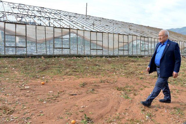 Kocamaz, Silifke’de selden zarar gören üreticileri ziyaret etti