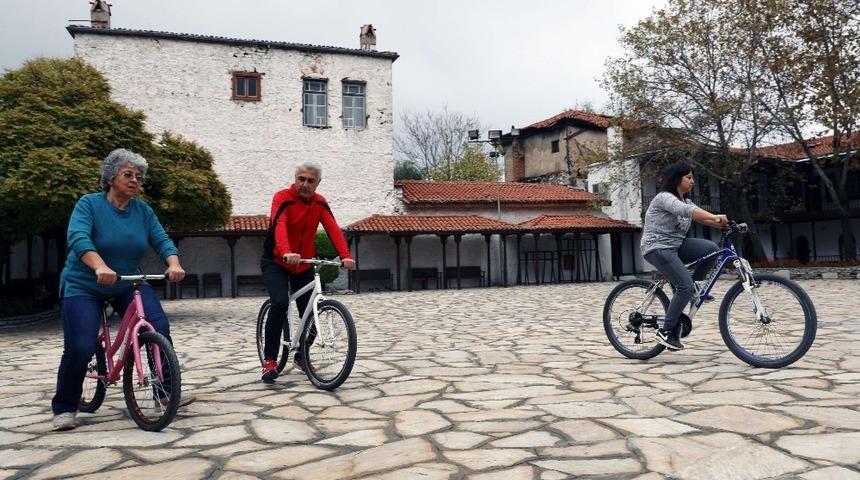 Engelli annelerine bisiklet eğitimi