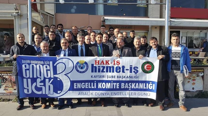 &Ccedil;elik, "Engelli olmadan zihinlerdeki engellerin kaldırılması gerekiyor"