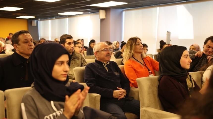 Mardinli gen&ccedil;ler i&ccedil;in &lsquo;yapay zeka&rsquo; etkinliği d&uuml;zenlendi