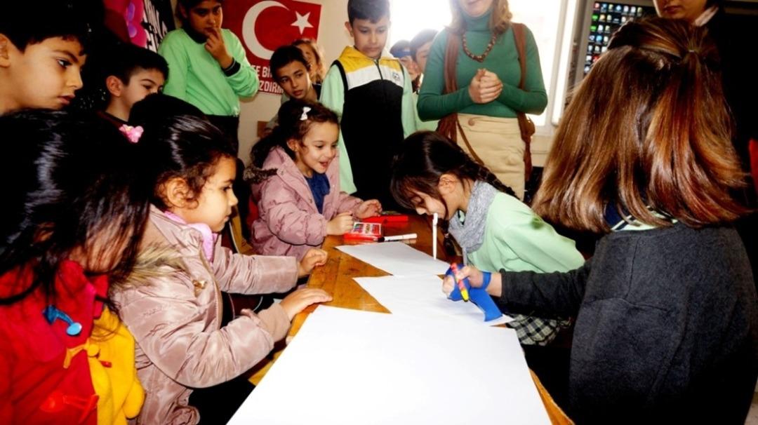 &Ouml;ğrenciler engelli olmanın zorluklarını sergiledi