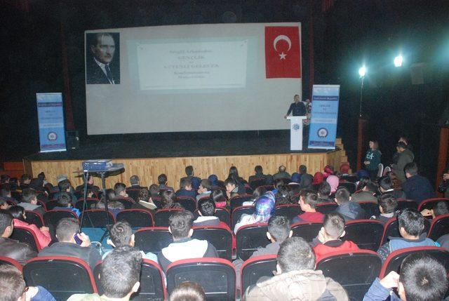 Gürün’de ’Gençlik ve Güvenli Gelecek’ semineri