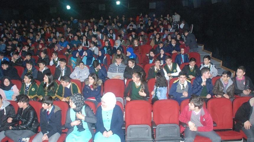 G&uuml;r&uuml;n&rsquo;de &rsquo;Gen&ccedil;lik ve G&uuml;venli Gelecek&rsquo; semineri