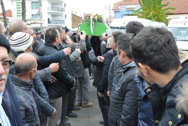 Kazada ölen öğretmeni, son yolculuğa öğrencileri uğurladı