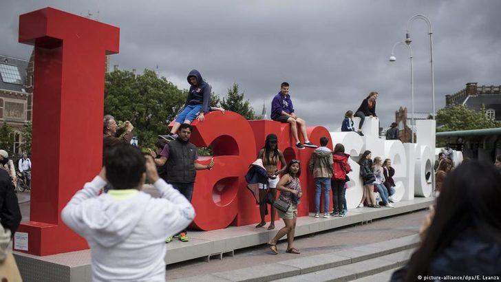 Amsterdam Baut Beliebte Selfie Kulisse Ab Kultur Haberleri
