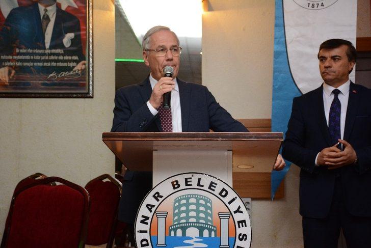 Dinar Belediyesinden engelli vatandaşlar onruna yemek G5