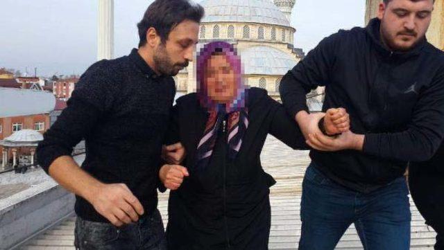 3 çocuk annesi çatıda intihara kalkıştı