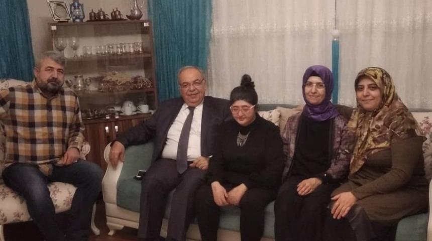 Kutlu ve eşi engelli Sena&rsquo;nın mutluluğuna ortak oldu