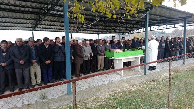 Trafik kazasında hayatını kaybeden Güllü Hafız’ı son yolculuğuna uğurlandı