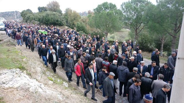 Trafik kazasında hayatını kaybeden Güllü Hafız’ı son yolculuğuna uğurlandı