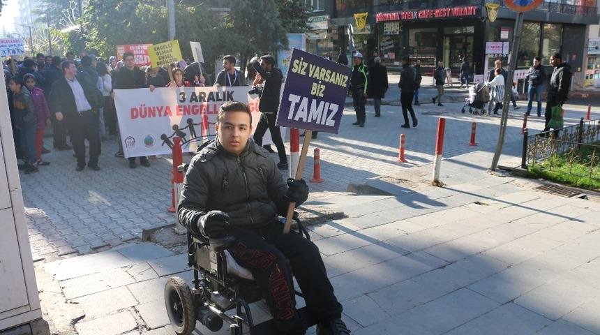 Engellilerden farkındalık y&uuml;r&uuml;y&uuml;ş&uuml;