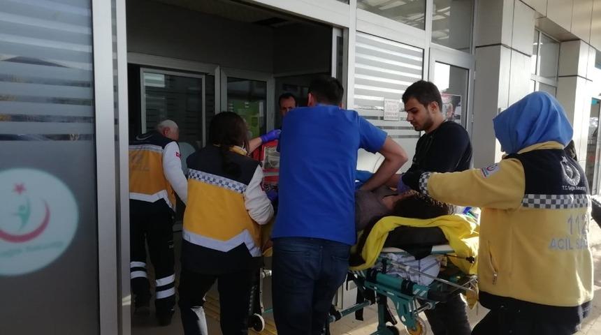 İntihara teşebbüs eden kadını komşuları ipten indirdi