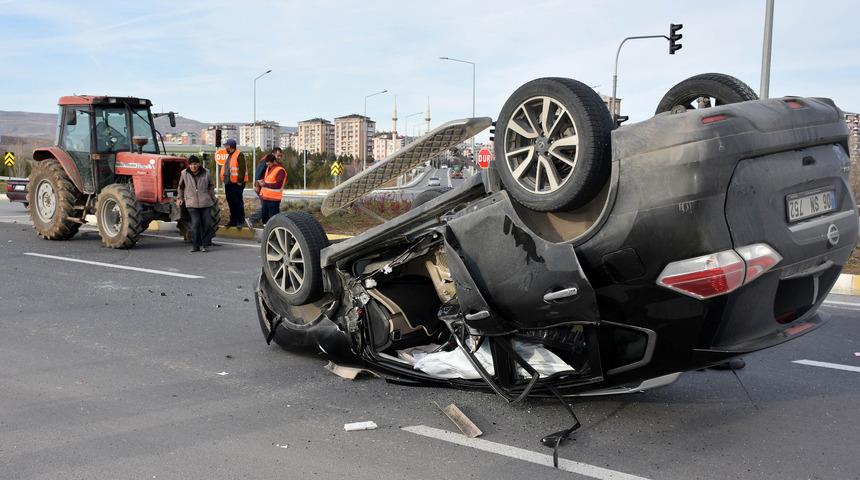 Aile hekimi,&nbsp;takla atan ara&ccedil;tan yara almadan &ccedil;ıktı