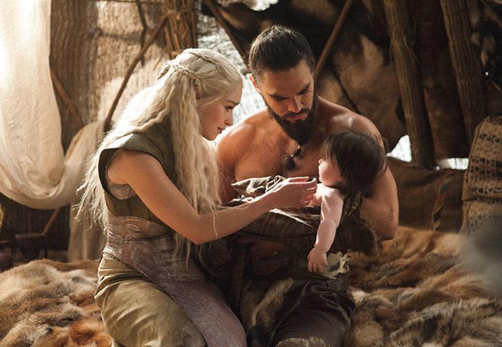 Emilia Clarke ile Jason Momoa’nın tanışması