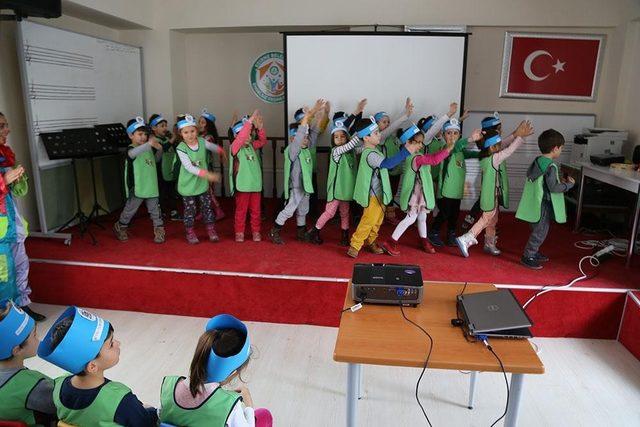 Edirne’de ‘Özel Gereksinimli Çocuklar ve Ergenlik’ semineri