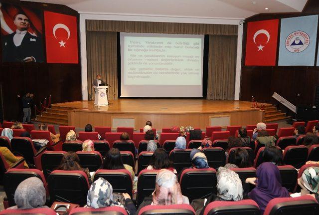 ERÜ’de Evlilik Okulu Seminerleri devam ediyor