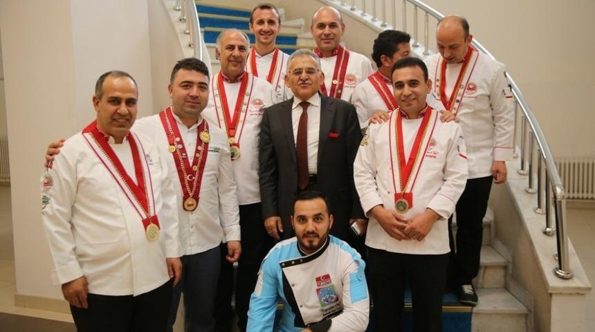 B&uuml;y&uuml;kkılı&ccedil;: &ldquo;Engelsiz belediye hizmeti veriyoruz&rdquo;