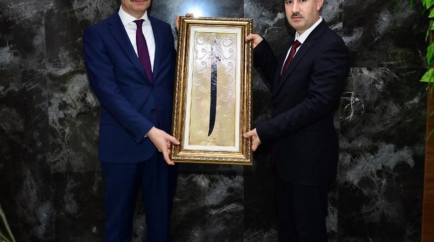 Vali Baruş&rsquo;tan Belediye Başkanı &Ccedil;ınar&rsquo;a ziyaret