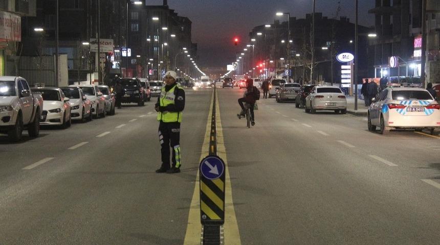 İskele Caddesi &ccedil;ift y&ouml;nl&uuml; trafiğe a&ccedil;ıldı