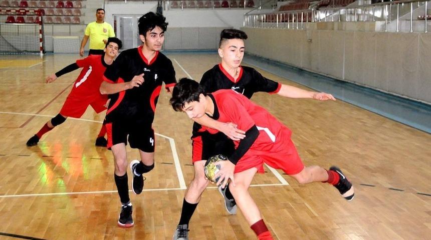 Okullar arası Gen&ccedil;ler Hentbol İl Birinciliği başladı