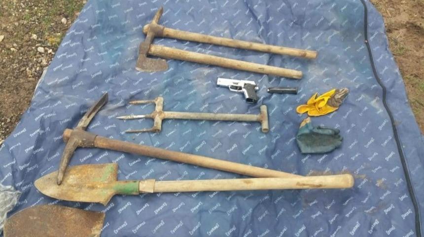 Ka&ccedil;ak kazı yapan defineci yakalandı