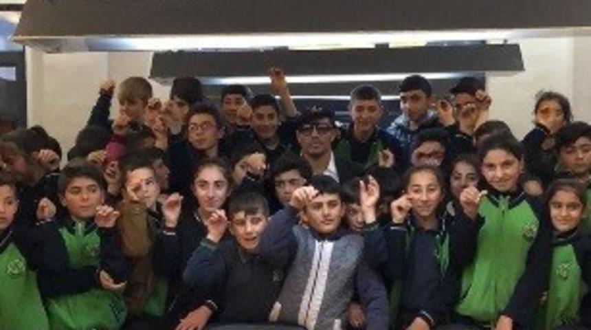 Nusret G&ouml;k&ccedil;e k&ouml;y&uuml;n&uuml; ziyaret etti