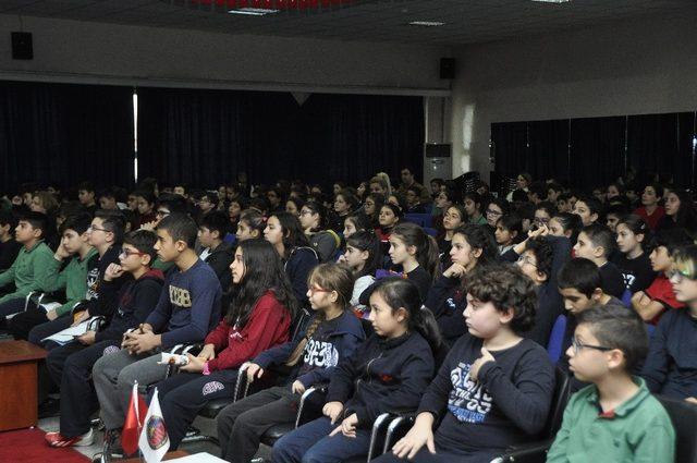 Siber zorbalıktan korunma yolları anlatıldı