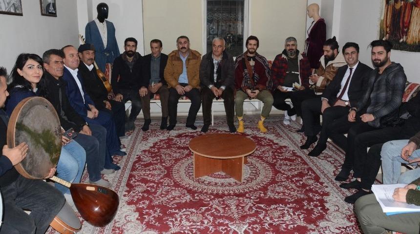 Sanat&ccedil;ı Emre Sertkaya&rsquo;dan Reng-i Hakkari&rsquo;ye ziyaret