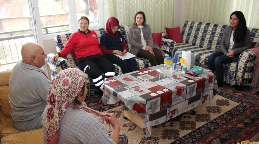 Başkan eşinden anlamlı ziyaret