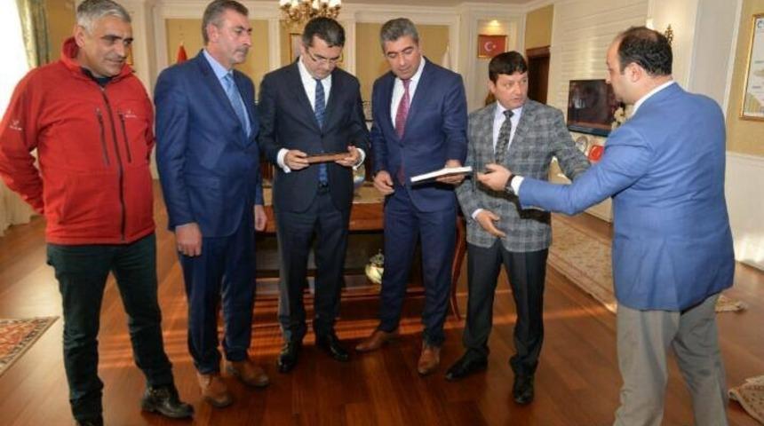 Oltulular Derneğinden Vali Memiş&rsquo;e ziyaret