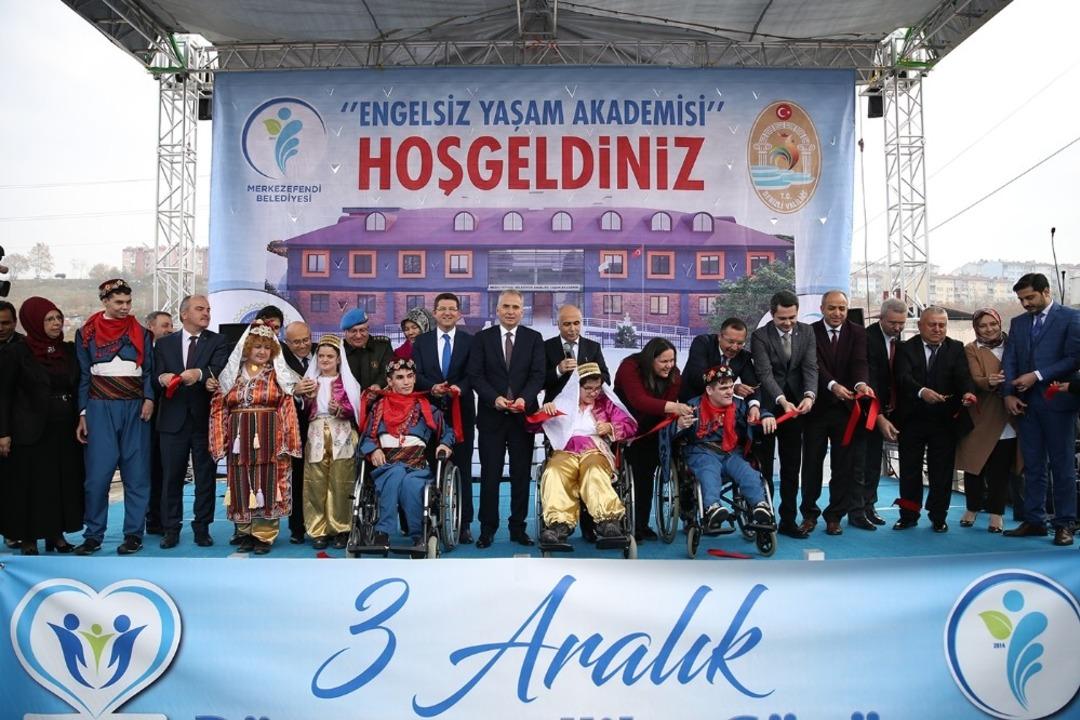 Merkezefendi &lsquo;Engelsiz Yaşam Akademisi&rsquo; a&ccedil;ıldı
