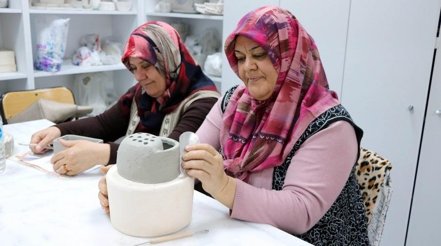 Kadınlar &ccedil;amuru sanata d&ouml;n&uuml;şt&uuml;r&uuml;yor
