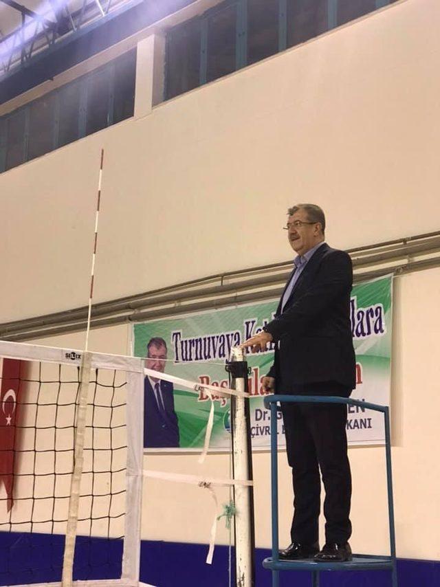 Çivril’de ‘Geleneksel Voleybol Turnuvası’ başladı