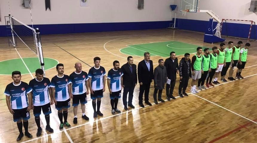 &Ccedil;ivril&rsquo;de &lsquo;Geleneksel Voleybol Turnuvası&rsquo; başladı