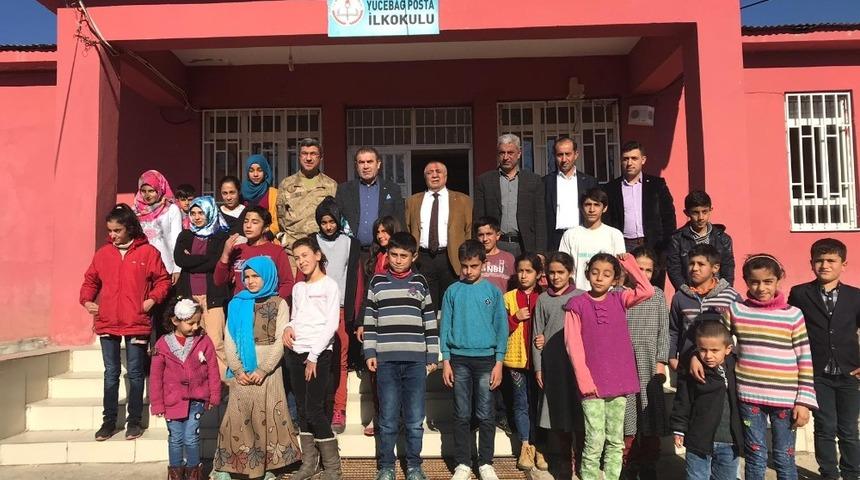 55 &ouml;ğrenciye kışlık mont verildi