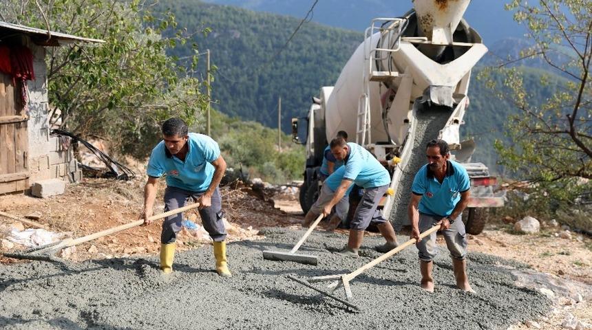 Alanya&rsquo;da 52 kilometrelik beton yol &ccedil;alışması ger&ccedil;ekleştirdi