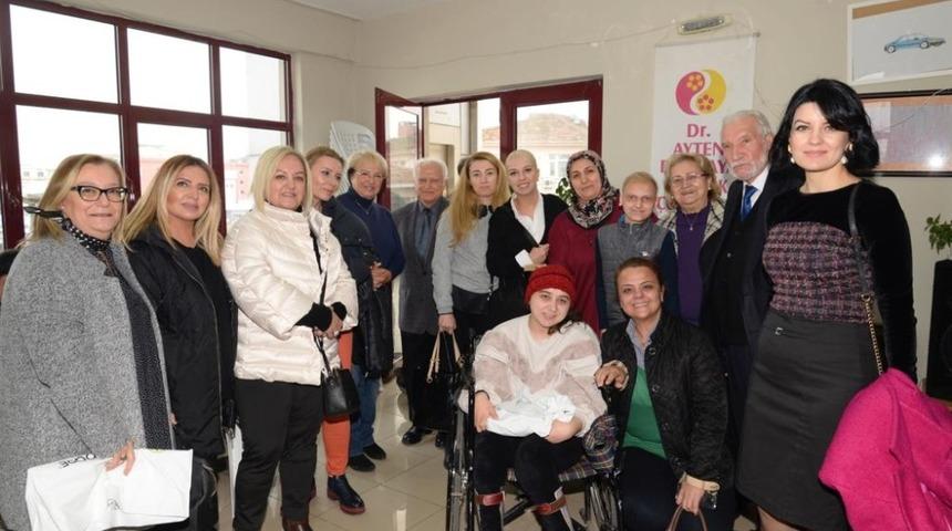 Annelerden anlamlı ziyaret