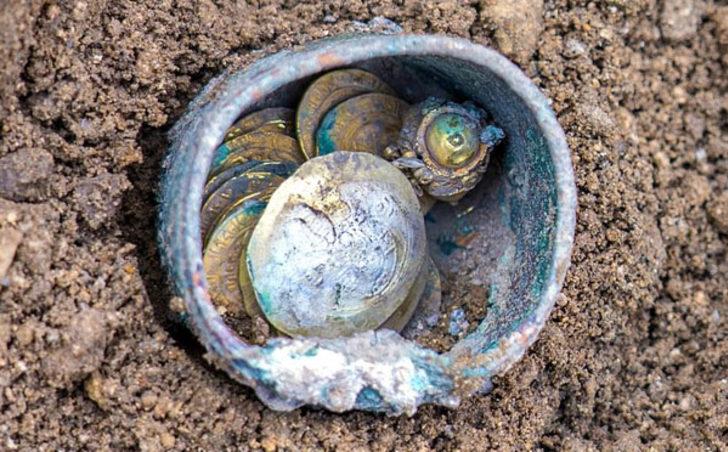 Hepsi ortaya çıktı! Altınları böyle saklamışlar G2