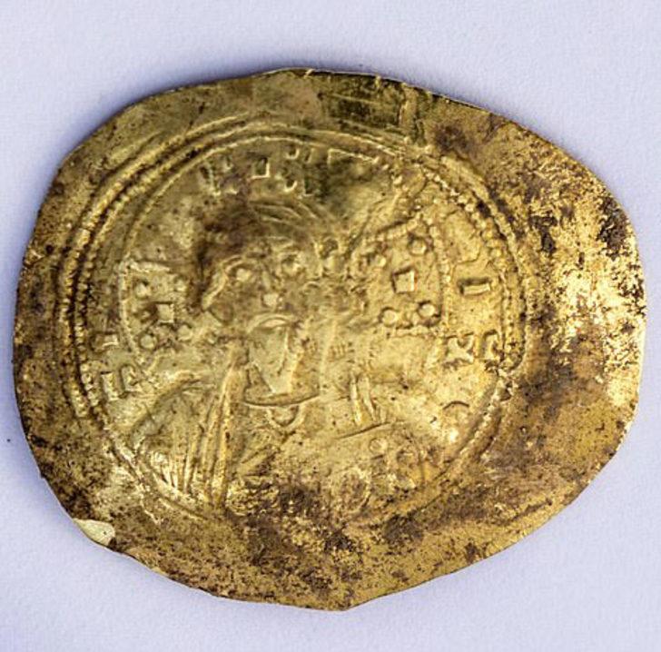 Hepsi ortaya çıktı! Altınları böyle saklamışlar G3