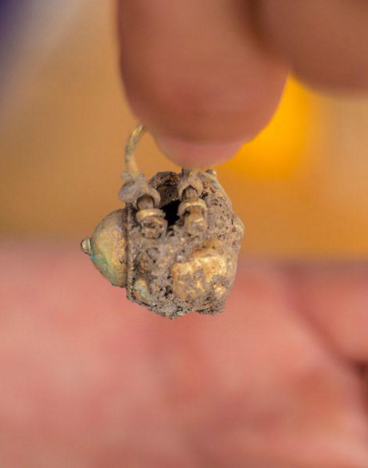 Hepsi ortaya çıktı! Altınları böyle saklamışlar G4