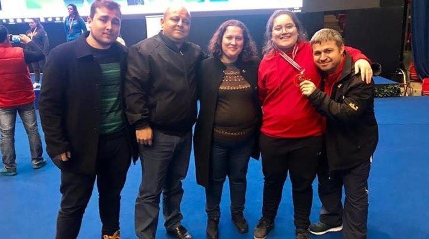 ASAT Sporlu Aleyna altın madalya kazandı