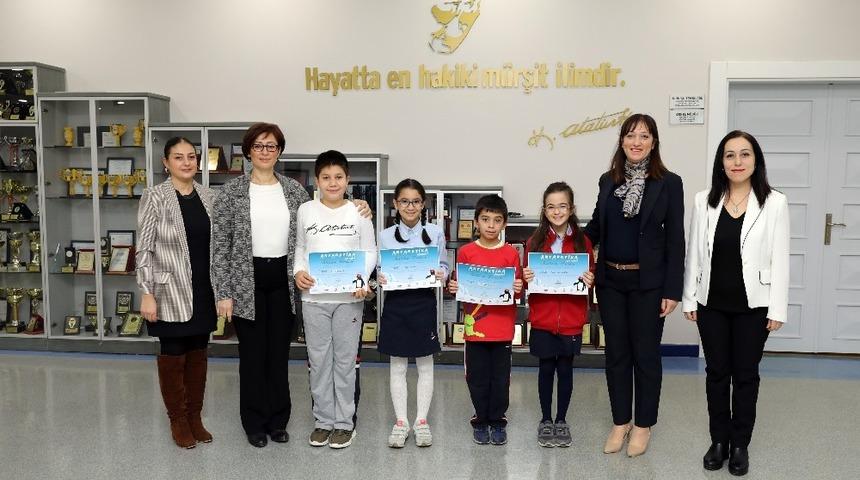 SANKO okullarının 4 resmi antarktika da sergilenecek